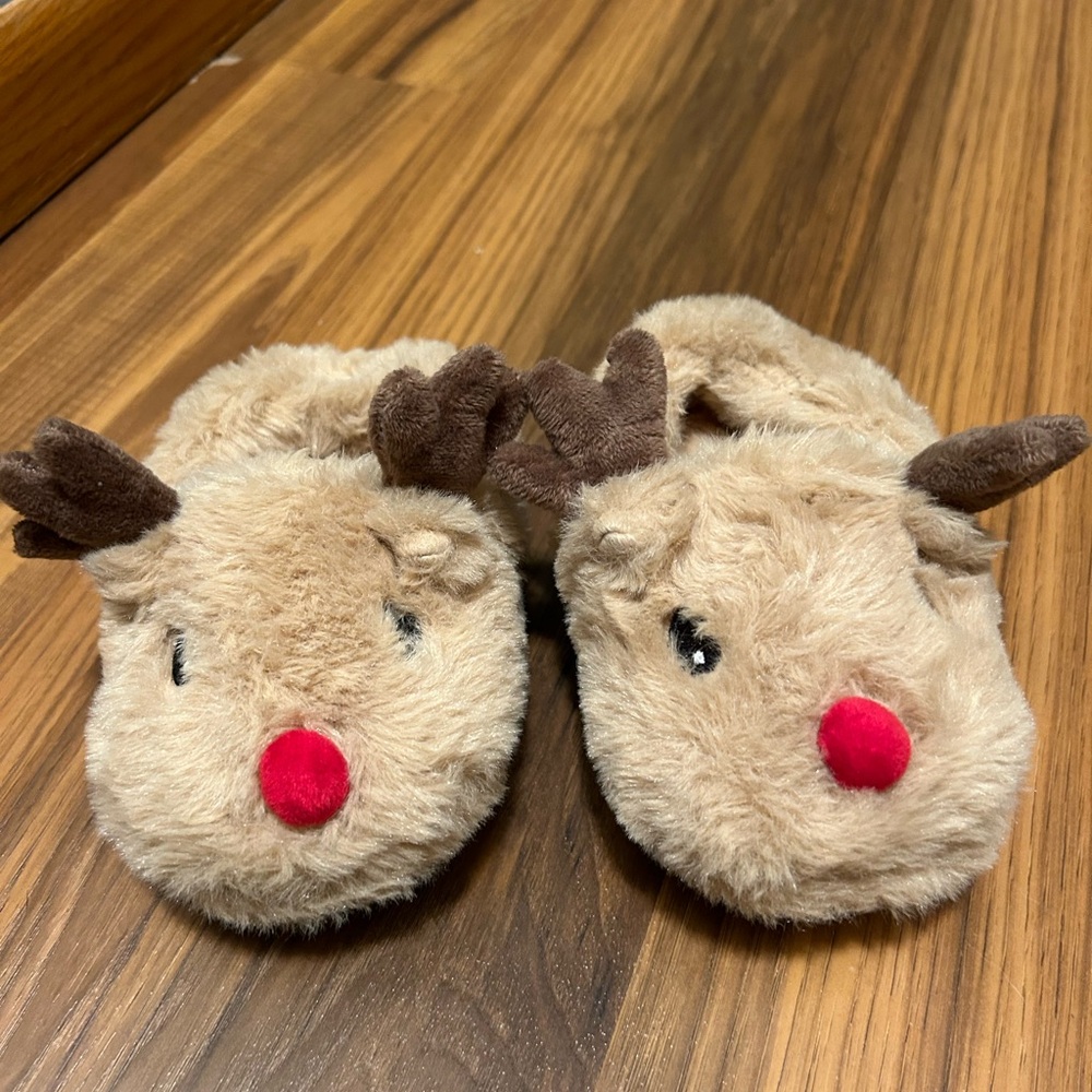 Kids reindeer slippers
